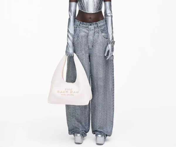 MJI_2R3HSH058H02_100_F8F8F8_1-1_ALT7 The Marc Jacobs Sack Bag White