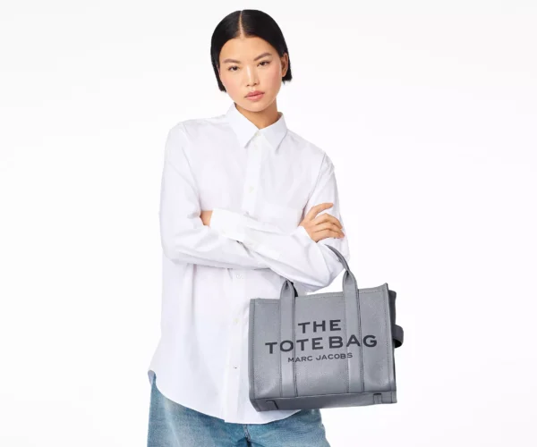 The Marc Jacobs Medium Tote Bag Leather Wolf Grey