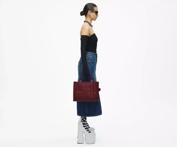 The Marc Jacobs Medium Tote Bag Leather Cherry
