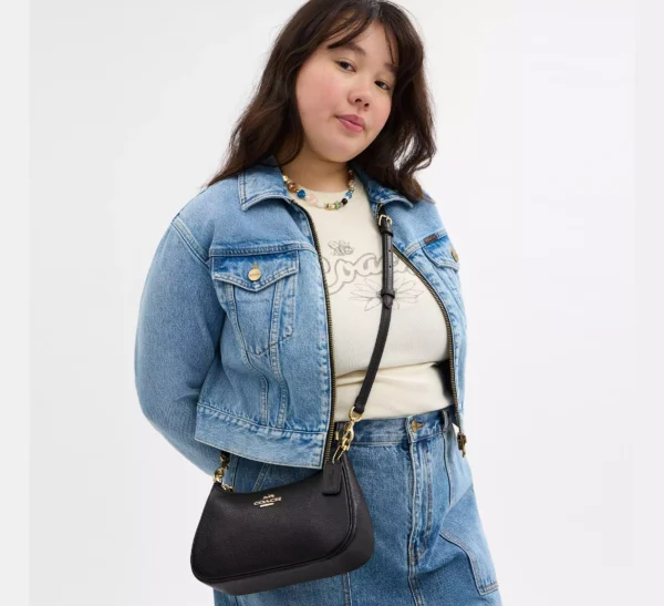 Coach Teri Shoulder Bag In pebbled leather Gold Black