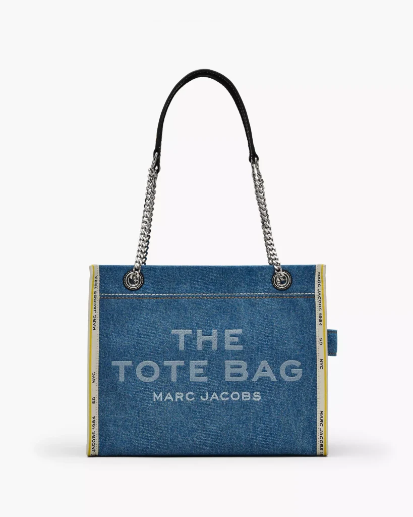 THE MARC JACOBS DENIM CHAIN MEDIUM TOTE BAG Light Wash