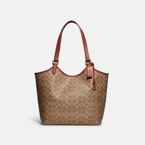Coach Day Tote in Signature Canvas