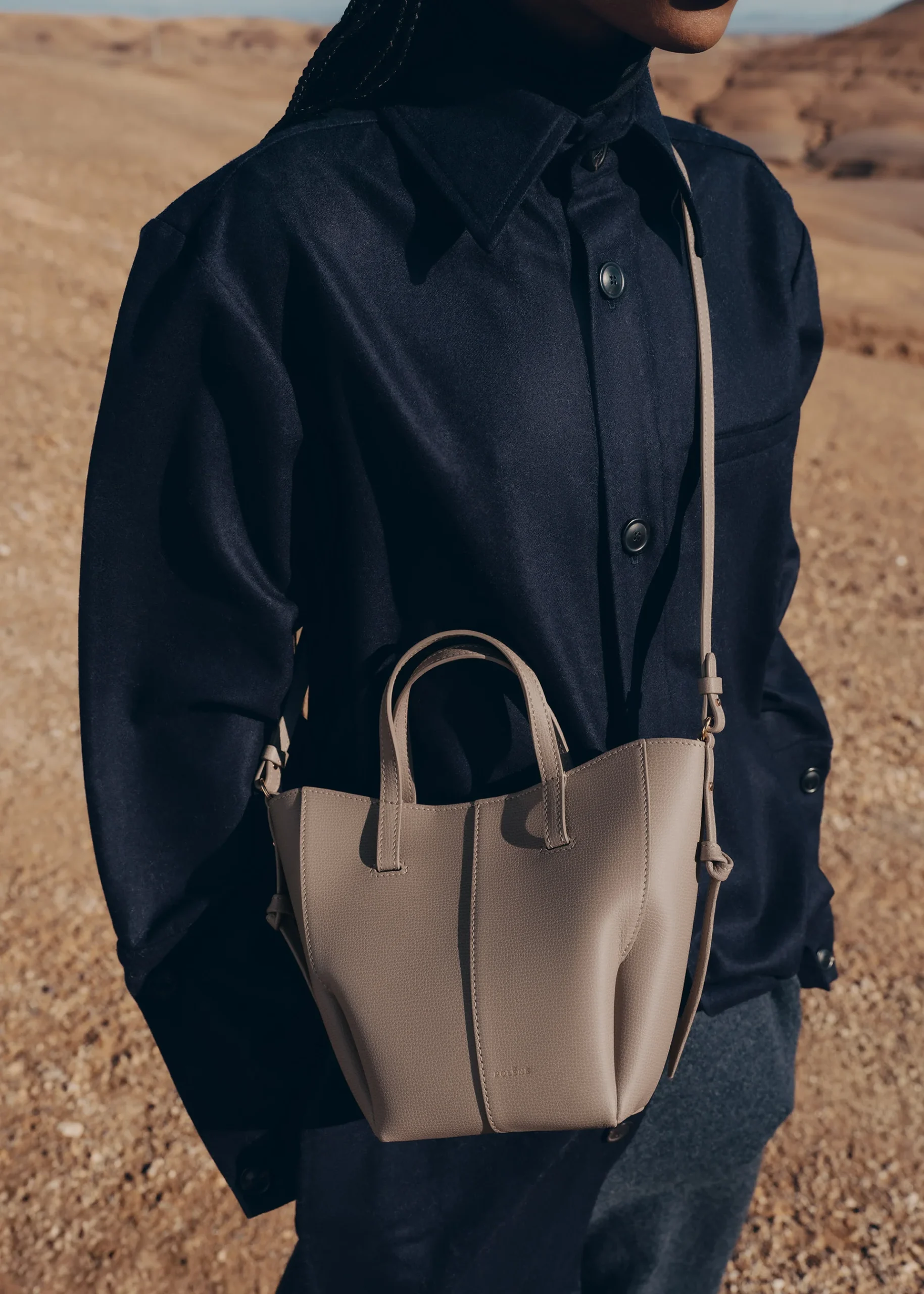 2_d385bb93-fe6e-4a68-a875-cff18c3cfc85.jpg-scaled-1.webp Polene Cyme Tote Nano EDITION TEXTURED TAUPE