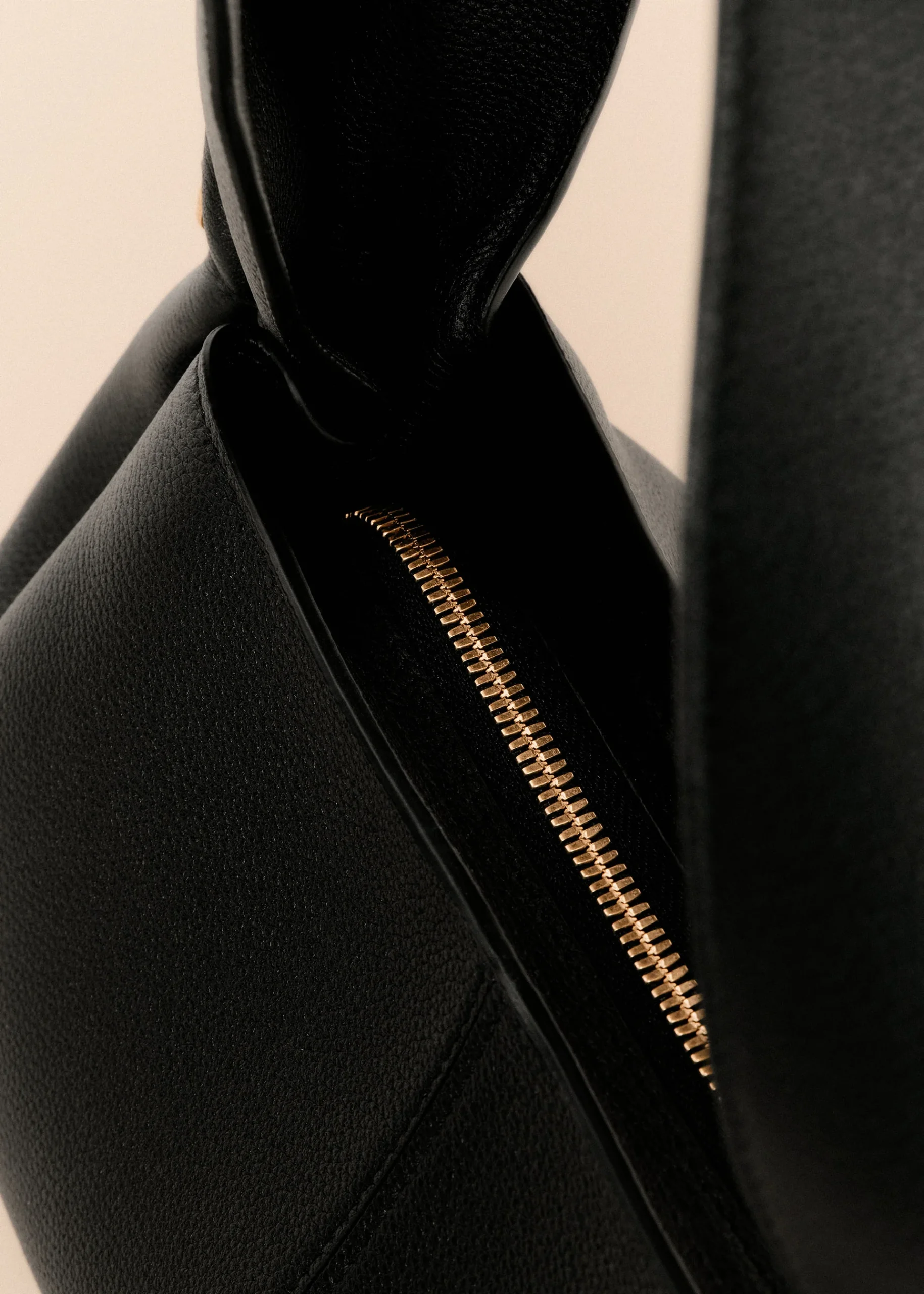Polène Numéro Neuf East West Edition Textured BLACK